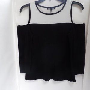 Boutique Cable & Gauge Black and White Blouse